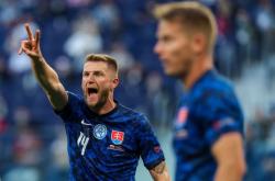 关于莱万多夫斯基爆冷击败西班牙队，大胜引爆全场！的信息