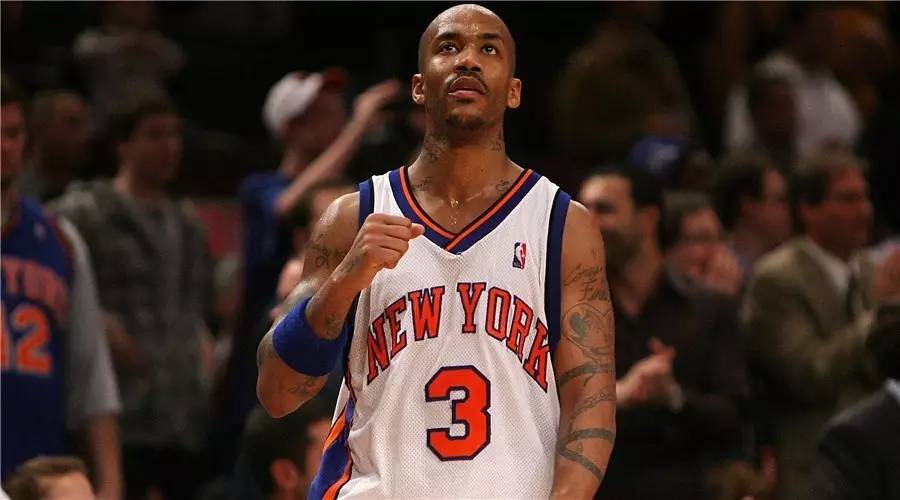 包含Karsa连续三场比赛得分超过绝杀，勇士挑战极限！的词条